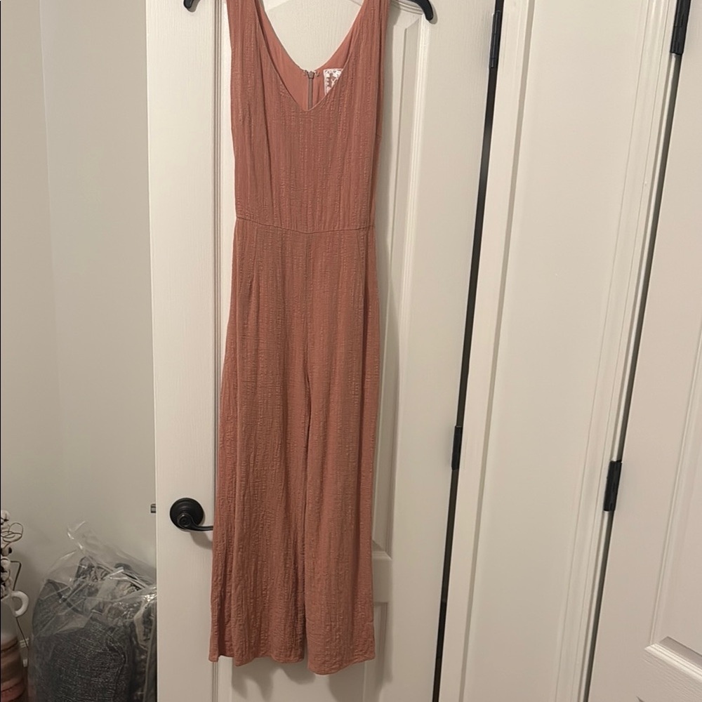Sadie & Sage Pink Sleeveless Scoop Neck Jumpsuit